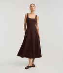 Vestido Evasê Midi em Viscose com Decote Quadrado e Recortes