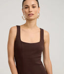 Vestido Evasê Midi em Viscose com Decote Quadrado e Recortes