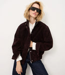Jaqueta Oversized em Couro com Gola Alta e Barra Ajustada